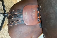 Selling: Courbette English Jumping Saddle 16.5