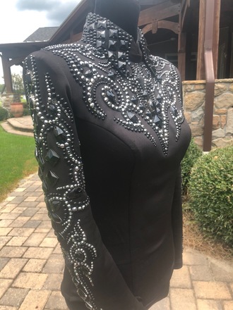 Lindsey James small horsemanship top
