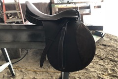 Selling: Silver Fox English Saddle 17”