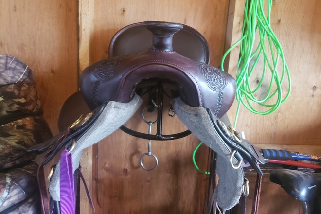 High Plains Tucker Trail Saddle 16.5"