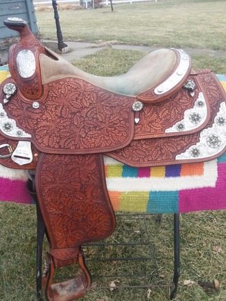 Chavez Show Saddle 16.5"