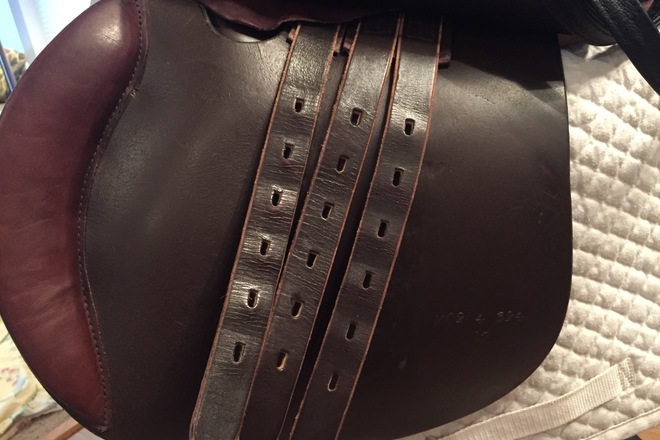 Exselle Close Contact Saddle 17"