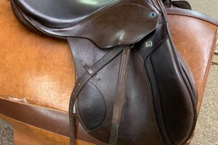 Selling: Stubben Roxane s 19" Saddle seat 31 cm tree 35cm flap 