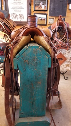 Levi Johnson Saddle 15.5"