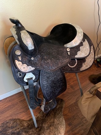 Beautiful Circle Y Show Saddle 16"