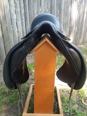 Barnsby Dressage Saddle 17.5"