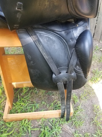 Barnsby Dressage Saddle 17.5"