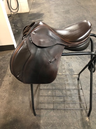 Black Country Ricochet Jumping Saddle 17.5"