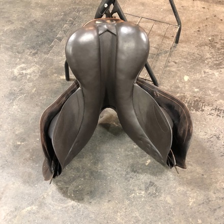 Black Country Ricochet Jumping Saddle 17.5"
