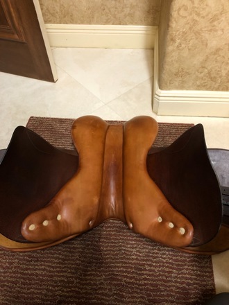 Richard Castelow Hunter Jumper Saddle Great Condition 18"